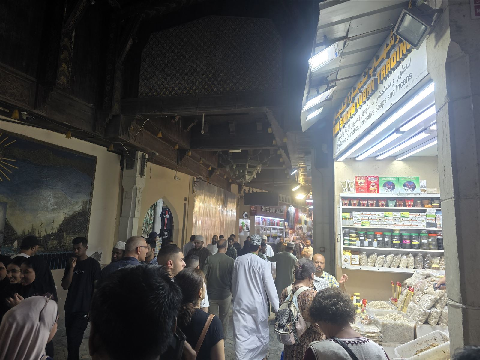 ممرات سوق مطرح ومحال اللبان والتوابل